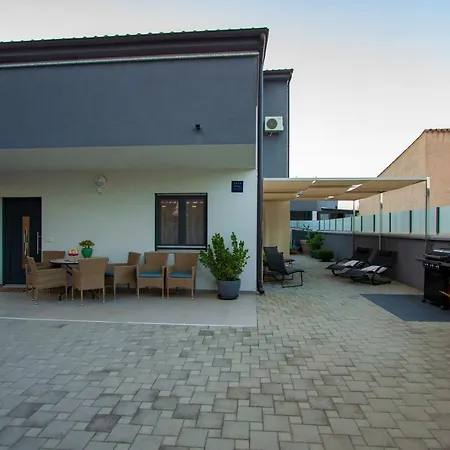 Nebo Apartment Pula