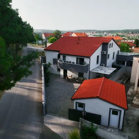 Nebo Pula