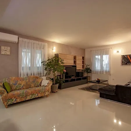 Apartment Nebo *
